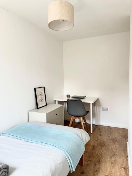 6 Guests House Old Trafford,Media City,City Centre, Free Parking Μάντσεστερ Εξωτερικό φωτογραφία