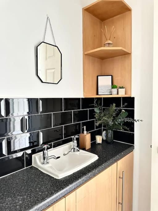6 Guests House Old Trafford,Media City,City Centre, Free Parking Μάντσεστερ Εξωτερικό φωτογραφία