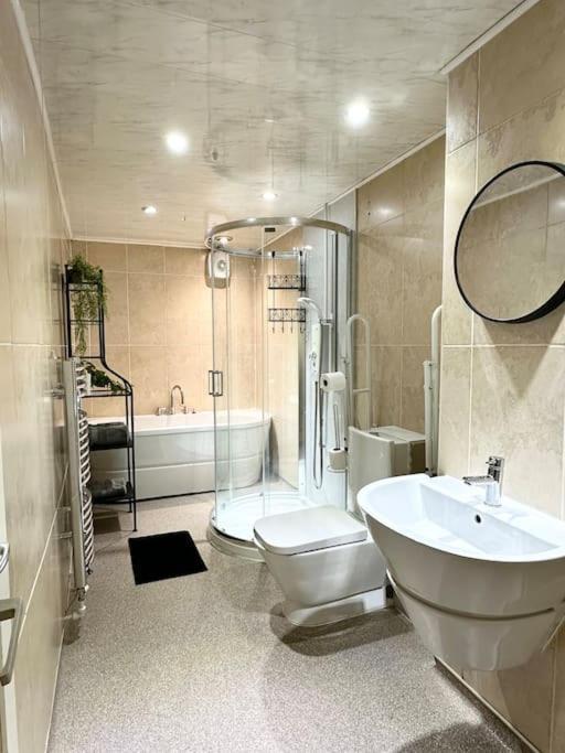 6 Guests House Old Trafford,Media City,City Centre, Free Parking Μάντσεστερ Εξωτερικό φωτογραφία